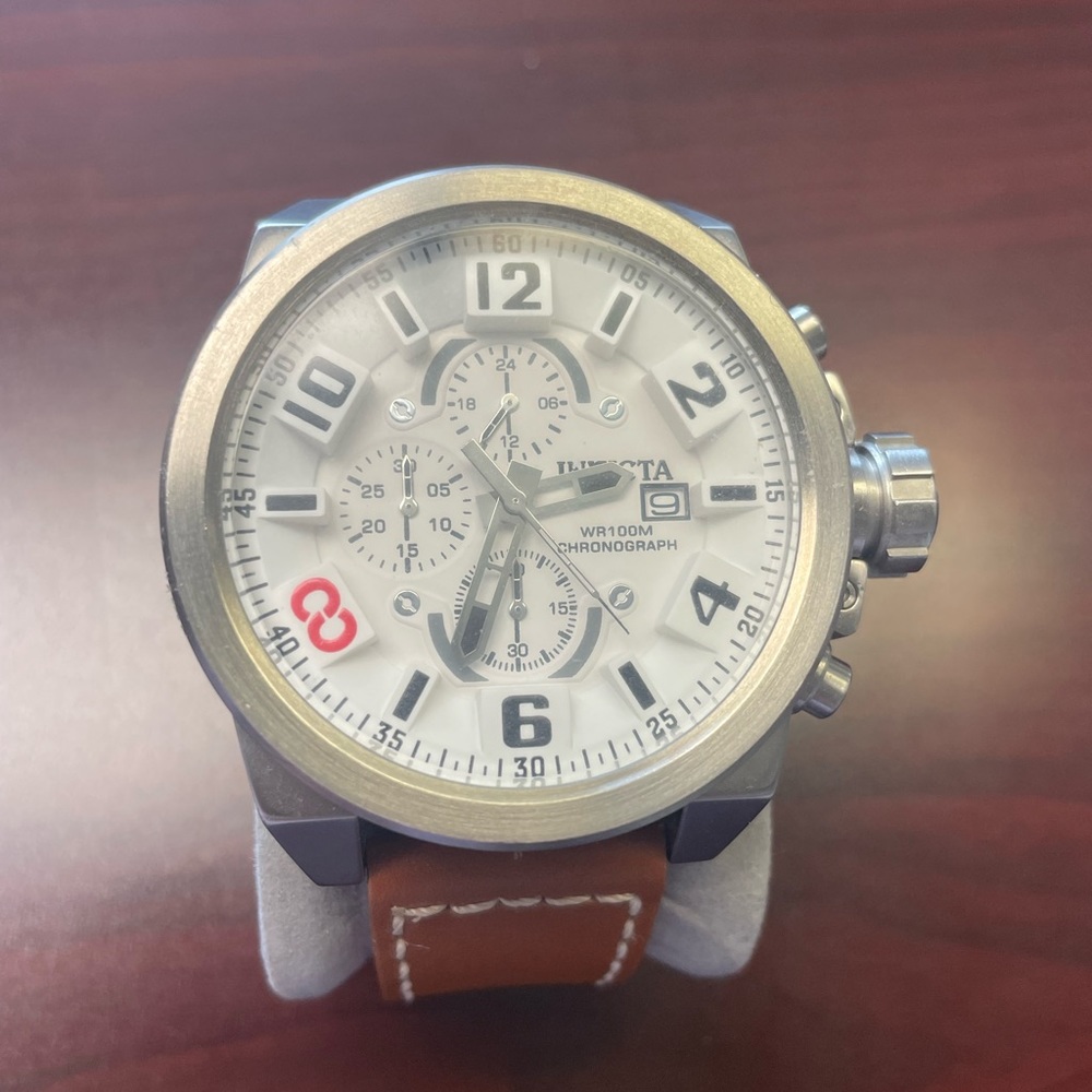 Invicta Corduba leather strap watch.